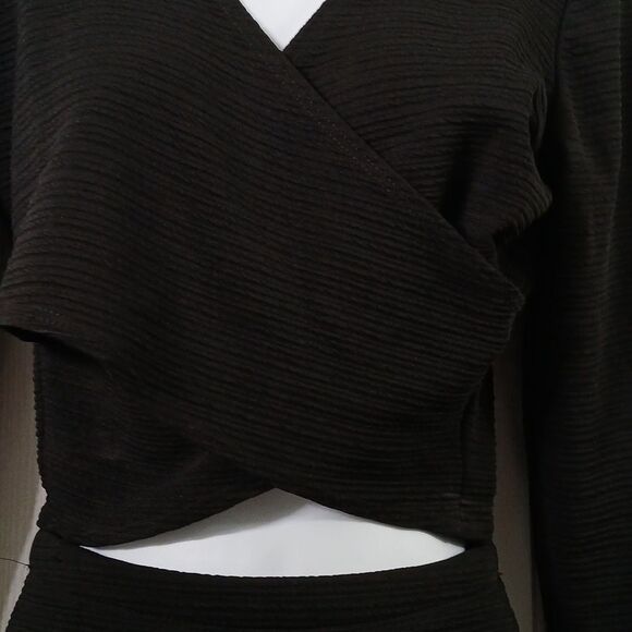 Snap black 2 pc skirt set Long sleeve top and pull on skirt  Sz M/L  NWOT - Picture 5 of 10